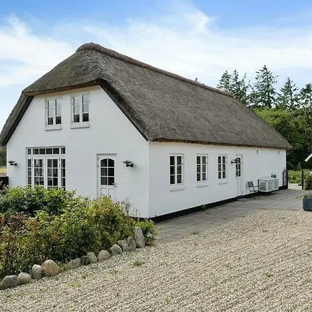 Wilderness Bath At Thatched Farm